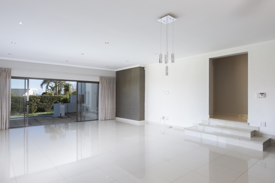 To Let 4 Bedroom Property for Rent in Helderberg Estate Western Cape
